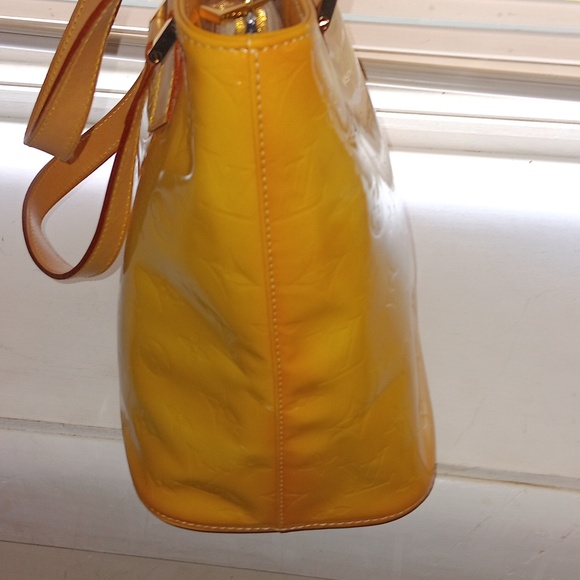AUTHENTIC Louis Vuitton Monogram Vernis yellow zip top tote - Picture 9 of 16
